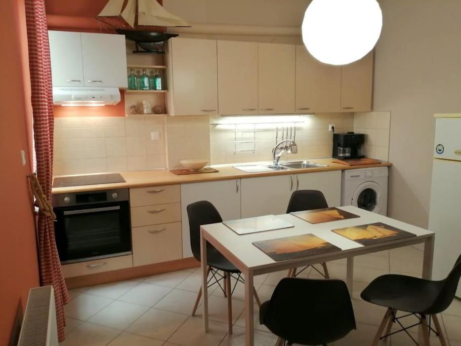 Central Spacious Apartment 70Sqm Tripoli Esterno foto